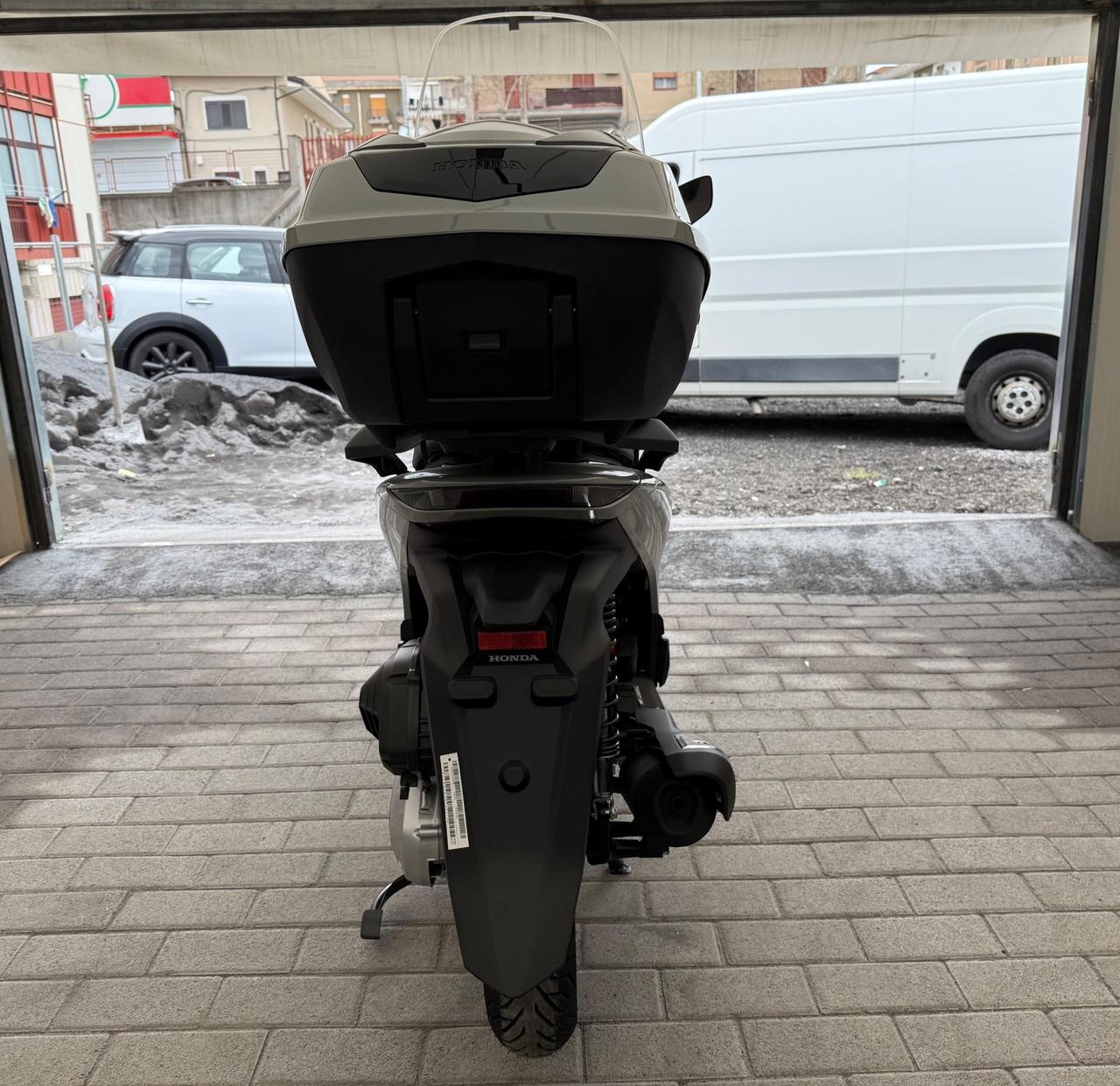 HONDA SH 125i PEARL FALCON GREY