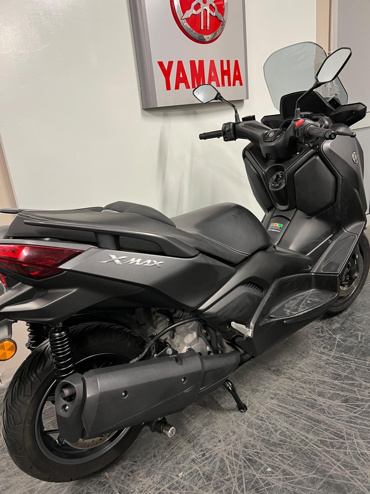 Yamaha X-Max 300