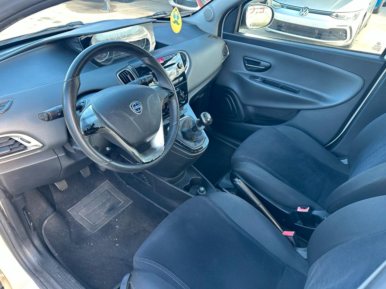 Lancia Ypsilon 1.2*8V*GOLD*PDC*MP3*CITY*NEOPATENTATI*