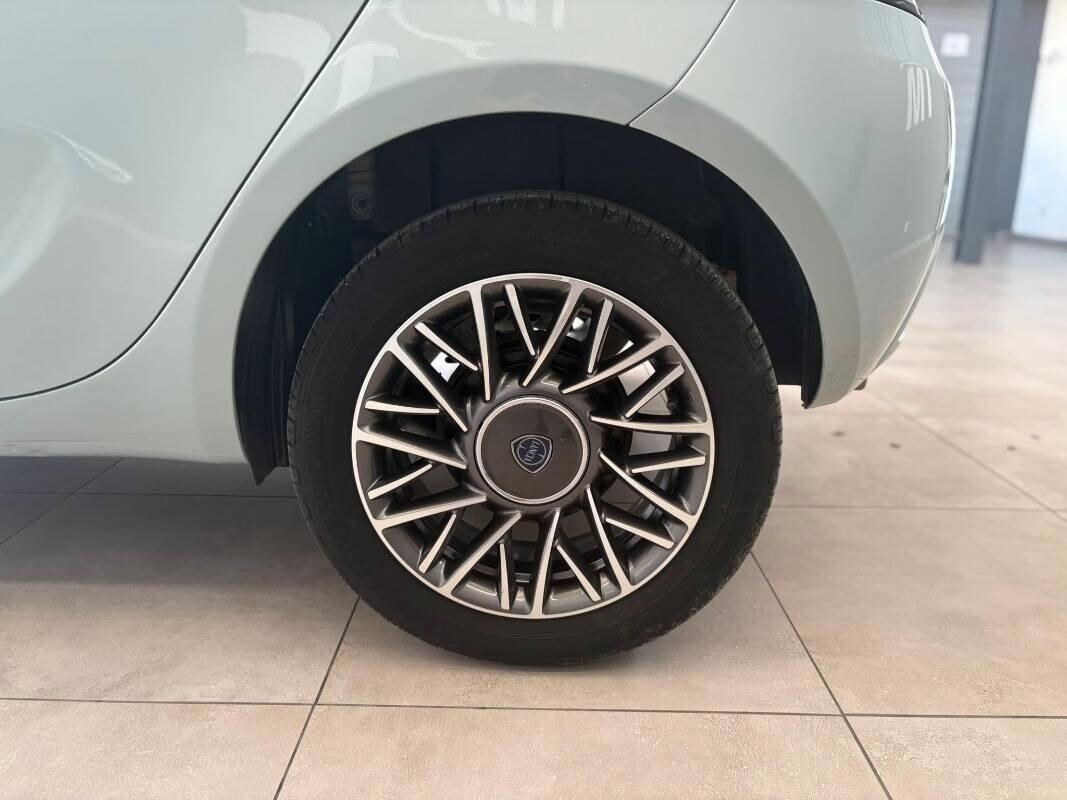 Lancia Ypsilon 1.0 FireFly 5 porte S&S Hybrid Gold