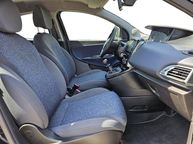 Lancia Ypsilon 1.0 FireFly 70cv Hybrid