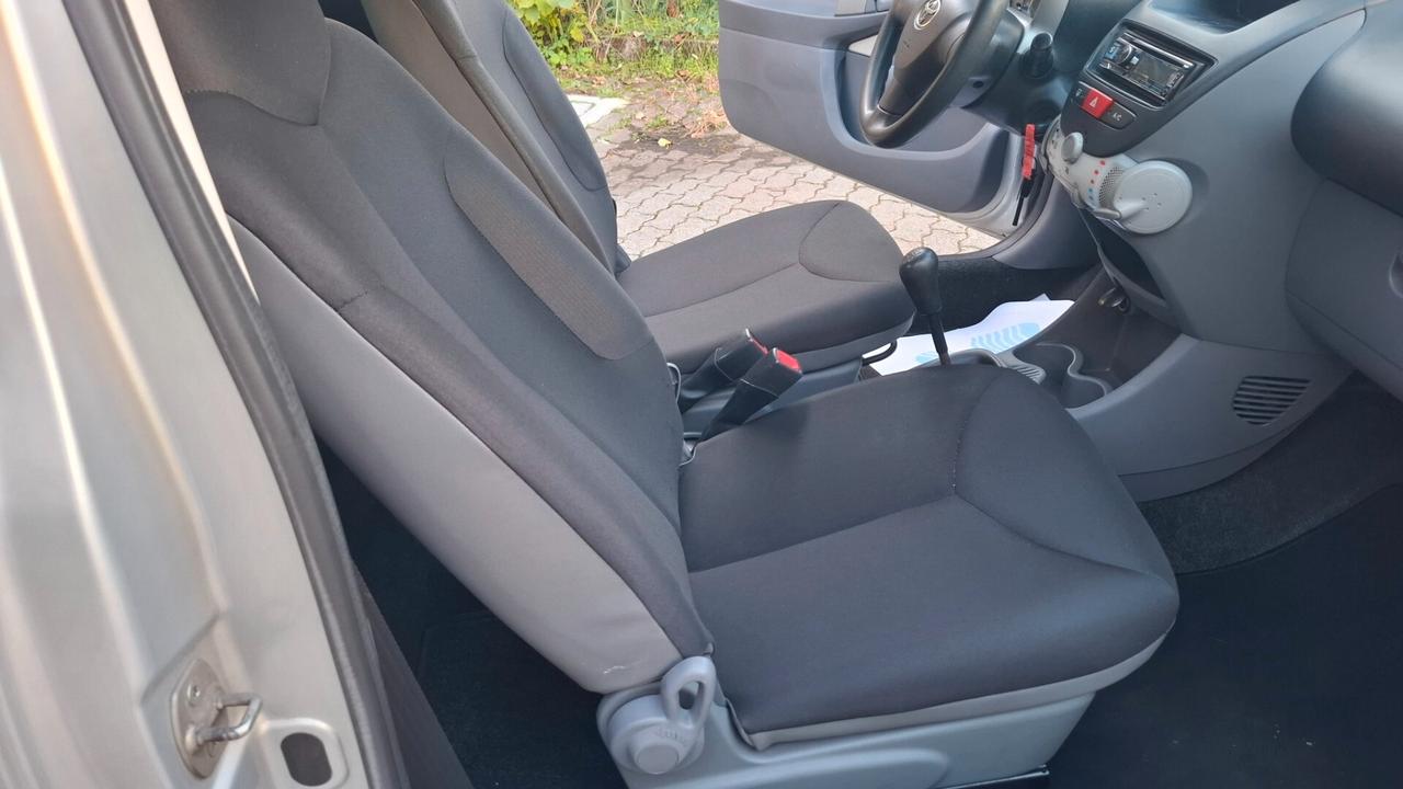 Toyota Aygo 1.0 12V VVT-i 3 porte Now Connect