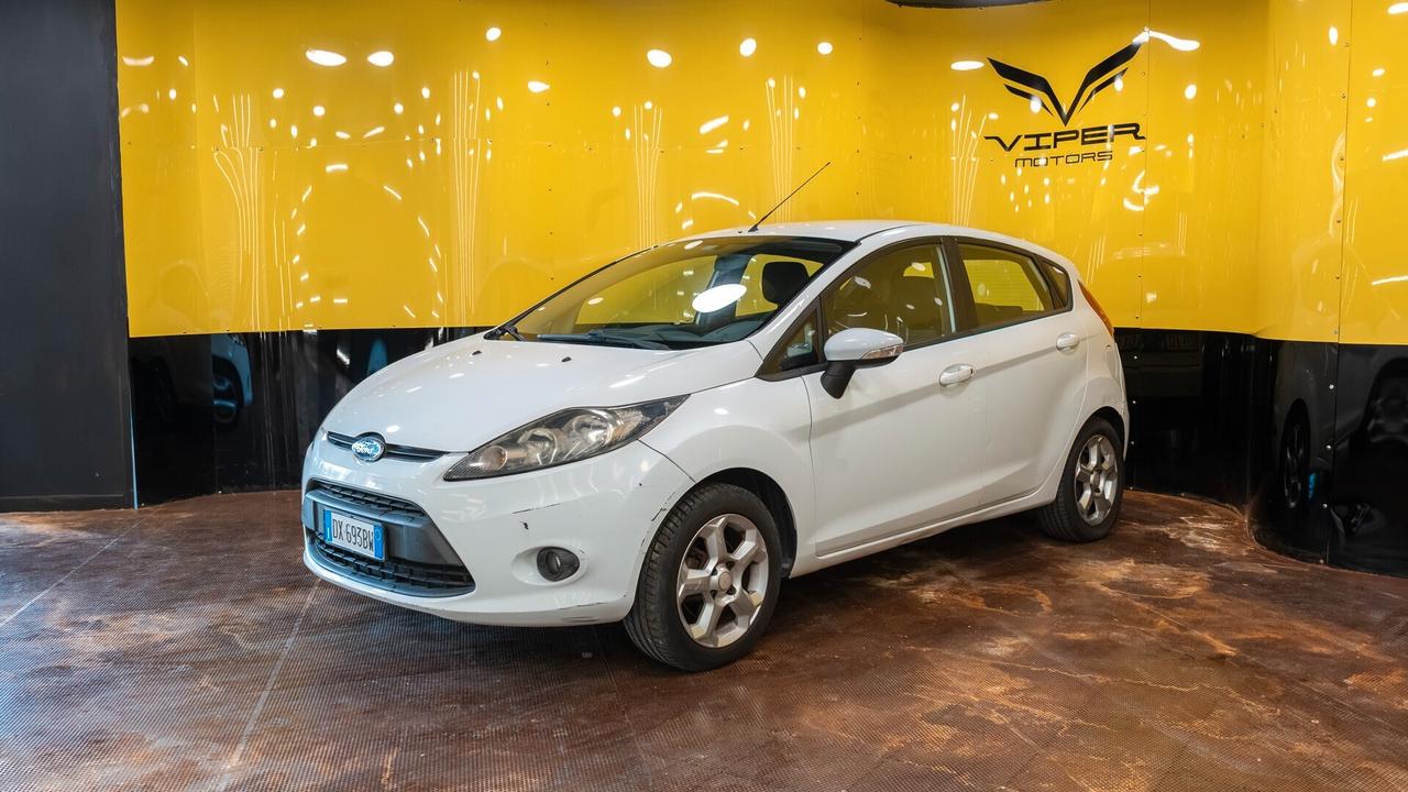 Ford Fiesta 1.4 5 porte Bz.- GPL Titanium PERMUTA