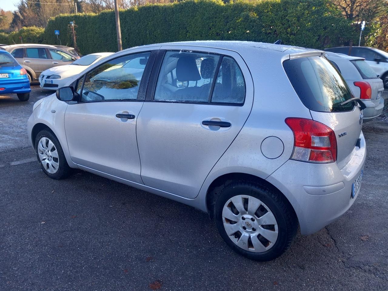 Toyota Yaris 1.0 5 porte