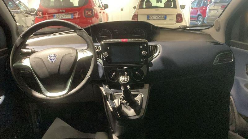 Lancia Ypsilon Ypsilon 1.0 FireFly 5 porte S&S Hybrid Platino