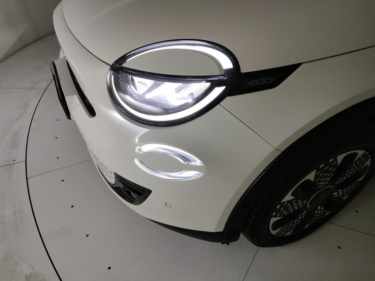 FIAT 600 1.2 hybrid La Prima 110cv auto