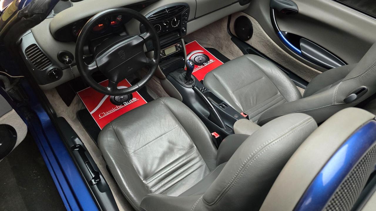 Porsche Boxster 2.5i 24V cat