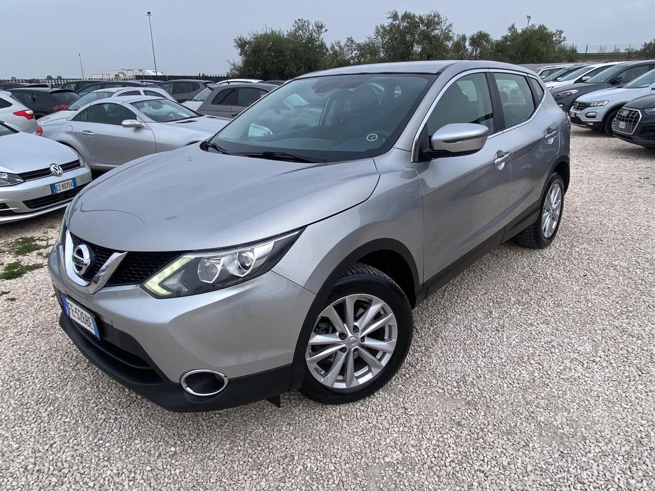 Nissan Qashqai 1.5 dCi Tekna GANCIO TRAINO,TELECAMERE 360*,NEOPATENTATI UNICO PROPIETARIO
