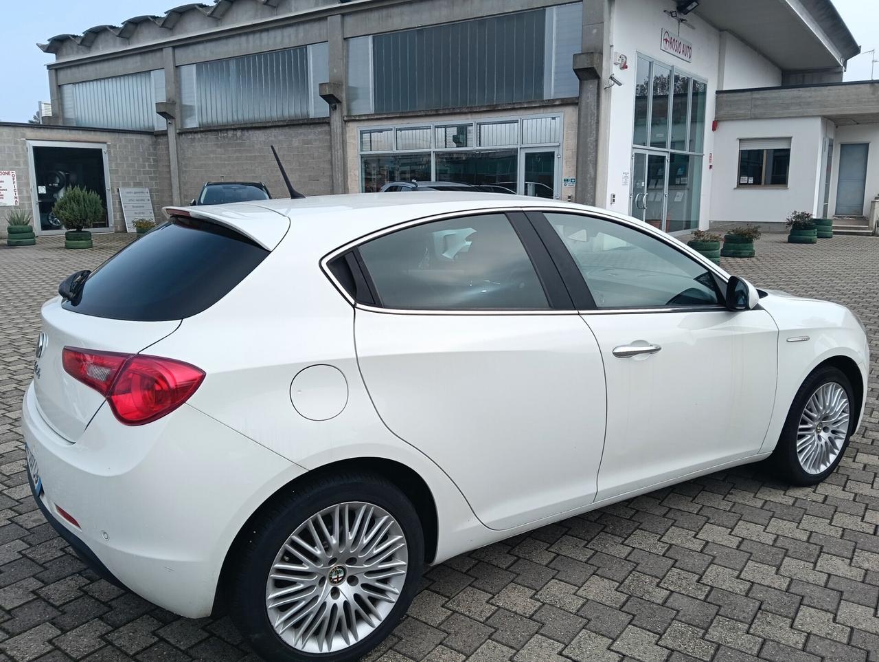 Alfa Romeo Giulietta 1.6 JTDm-2 105 CV Distinctive