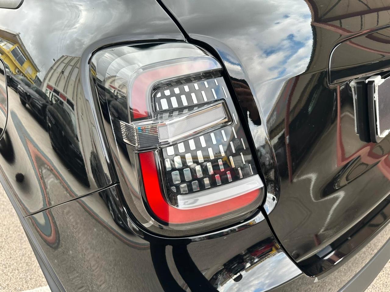 Fiat 600 Hybrid 100 CV DCT MHEV La Prima