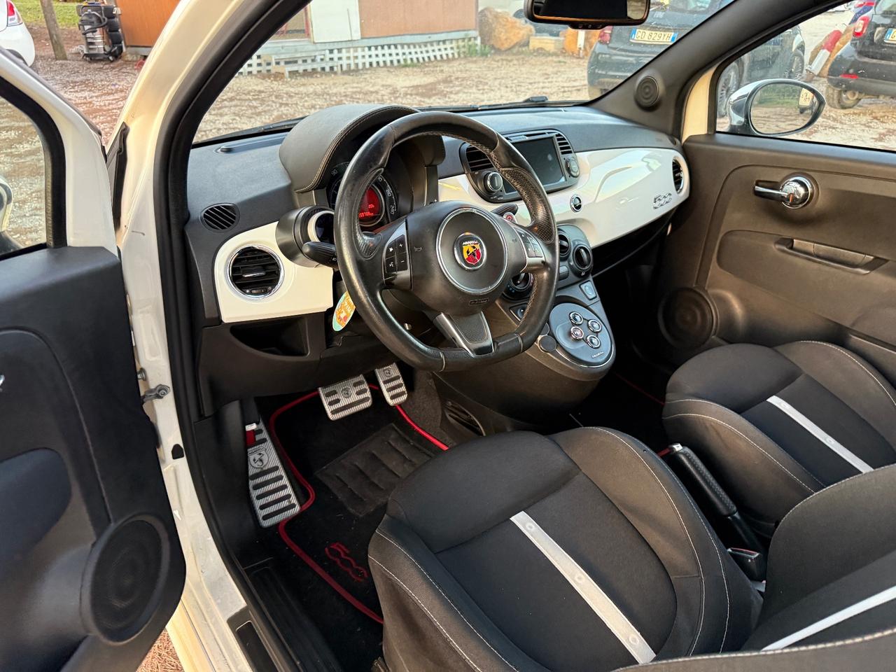 Abarth 500 1.4 Turbo T-Jet Custom