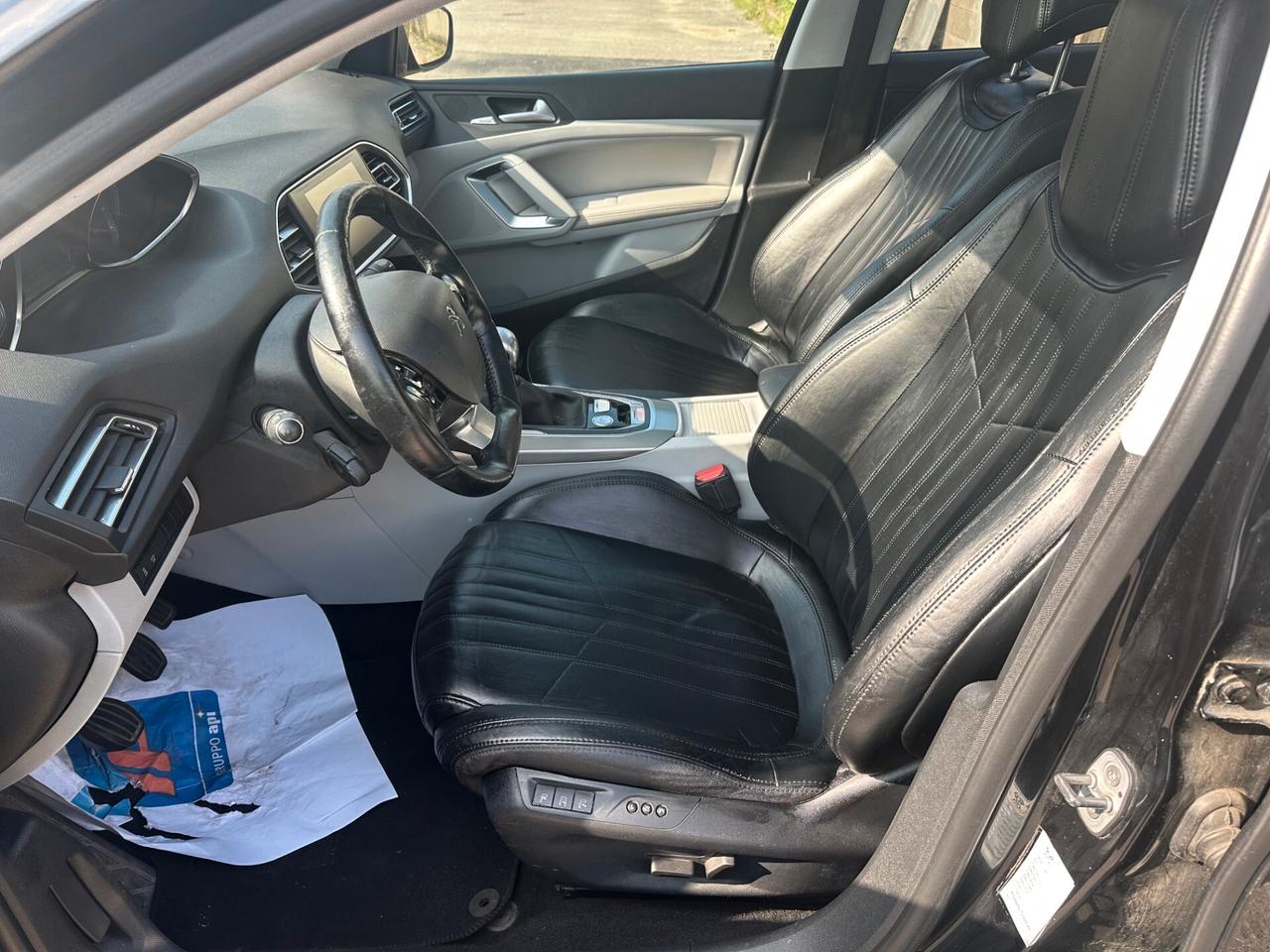 Peugeot 308 BlueHDi 150 S&S SW Allure