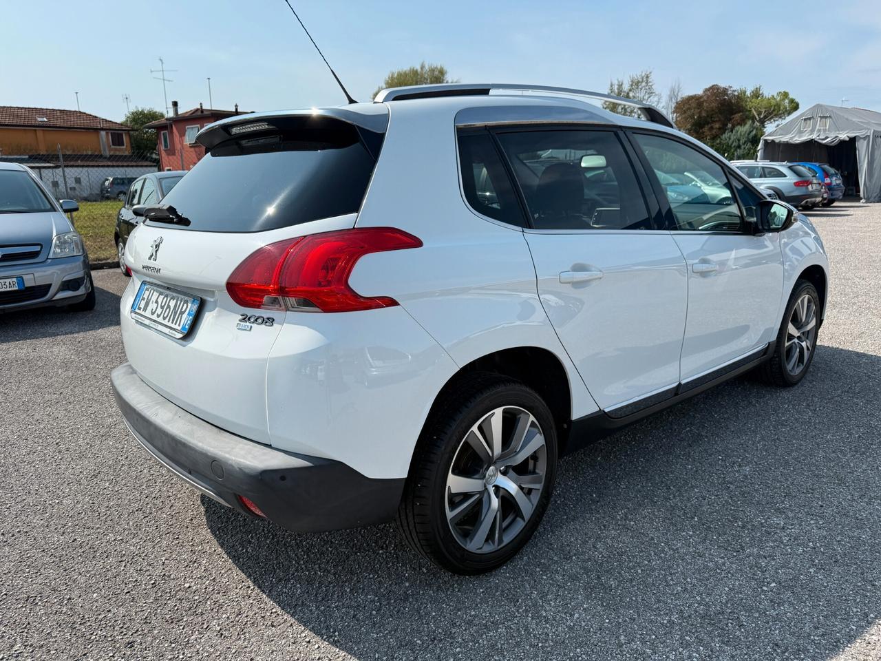 Peugeot 2008 1.6 e-HDi 115 CV Stop&Start Allure