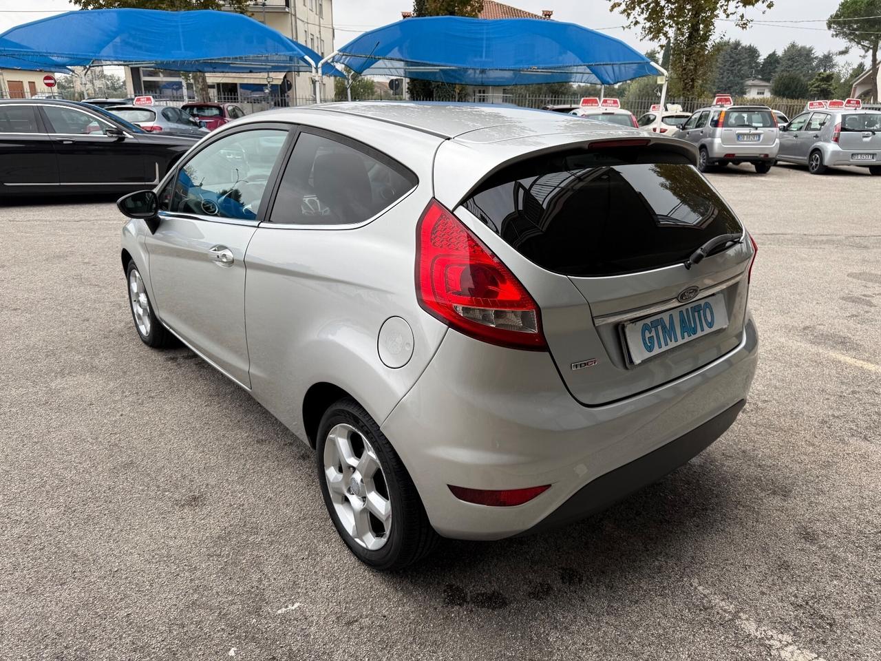 Ford Fiesta 1.4 TDCi 70CV 3 porte - Neopatentati