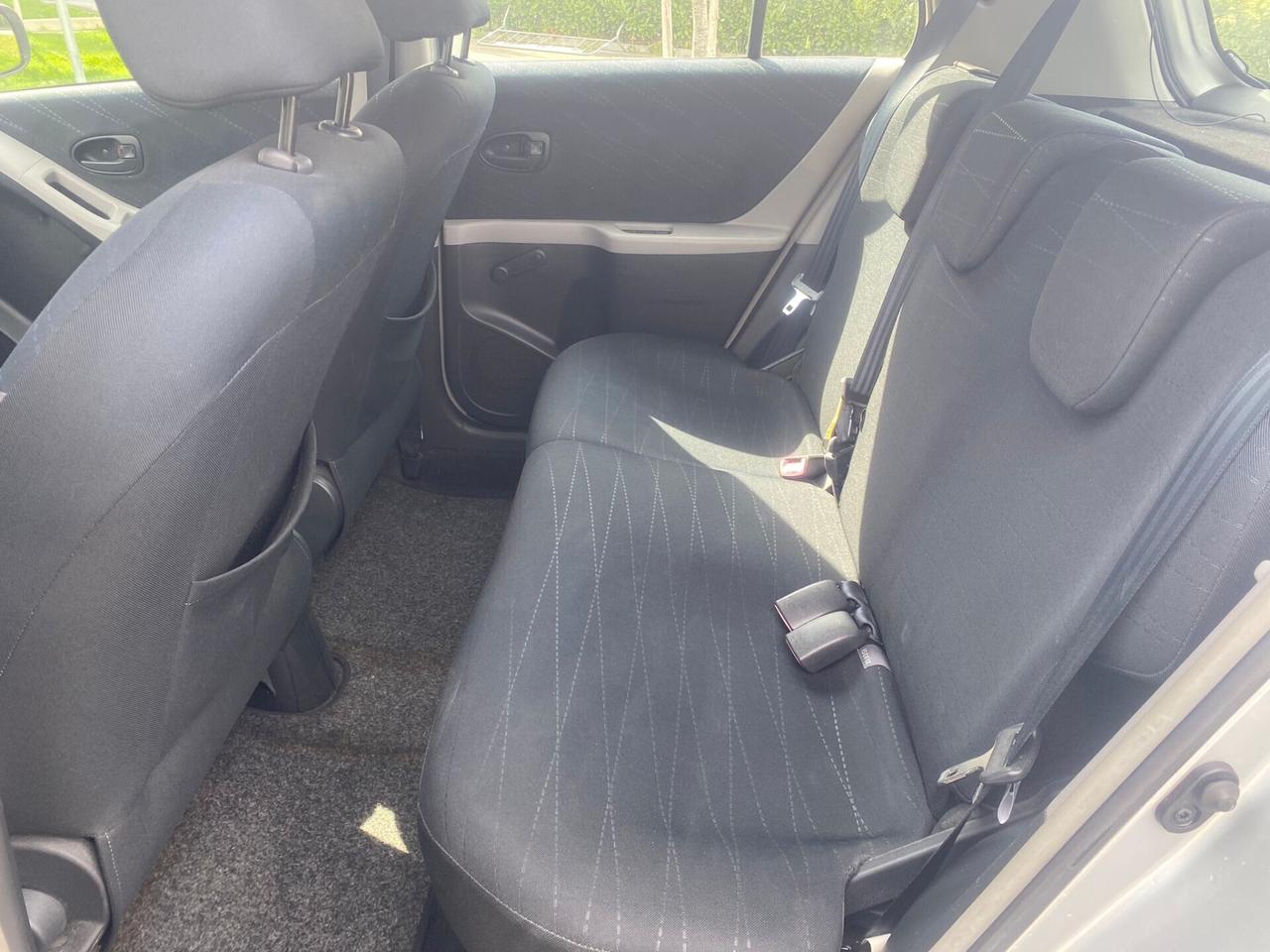 Toyota Yaris 1.0 5 porte Sol