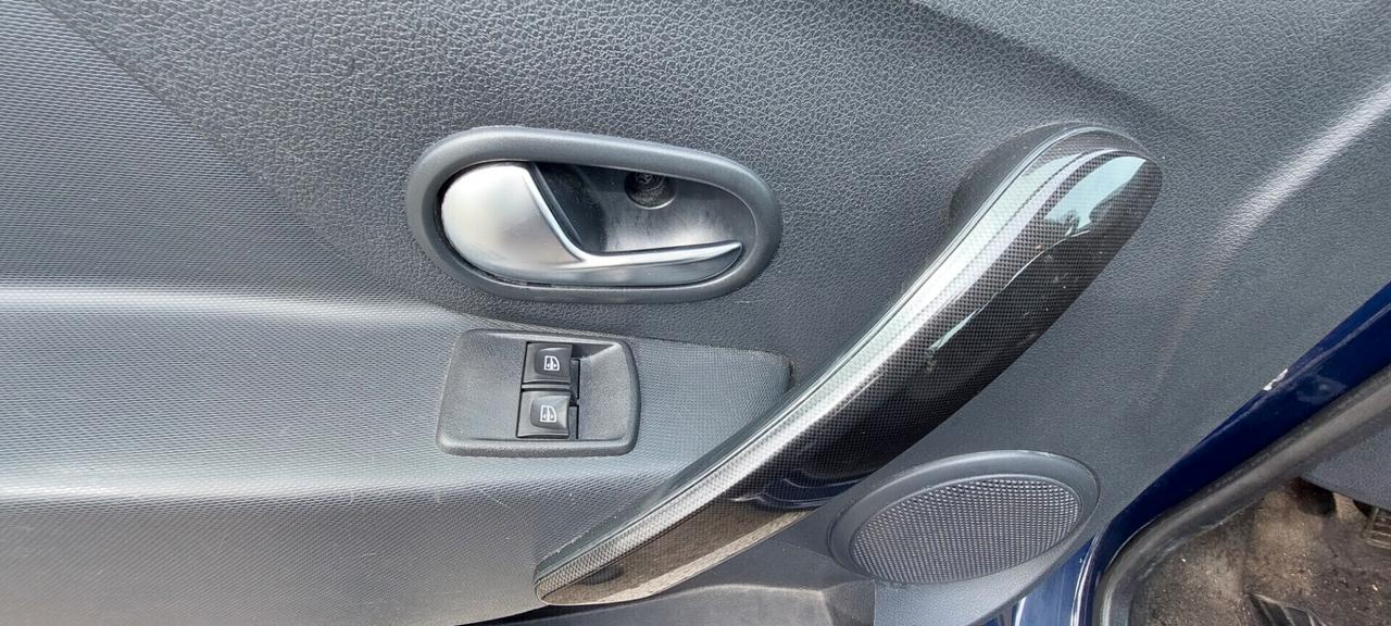 DACIA SANDERO 1,0 GPL DI SERIE CASA MADRE 100 CV TELEFONO X NEOPATENTATI IMPECCABILE