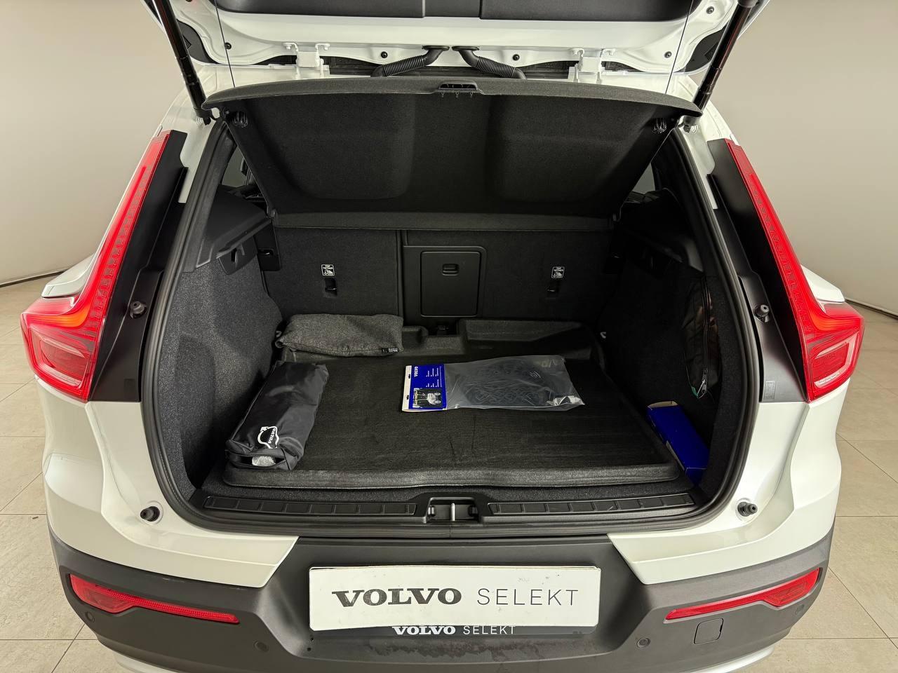 VOLVO XC40 2023 - XC40 2.0 b3 Core auto