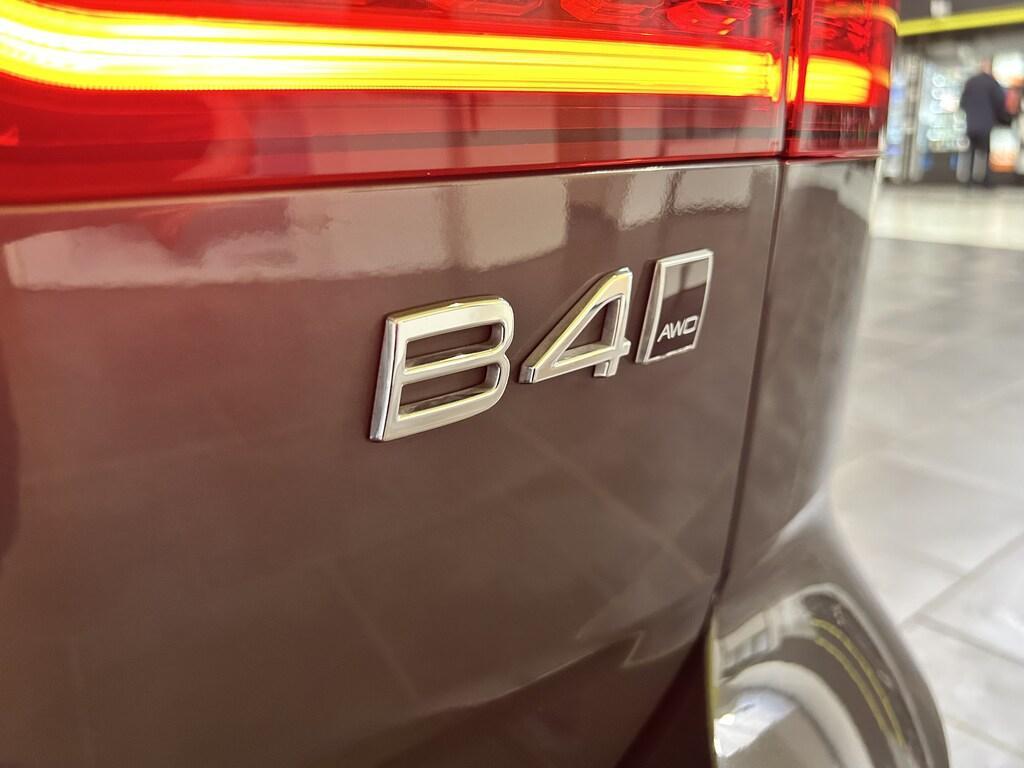 Volvo V60 2.0 B4 Core AWD automatico