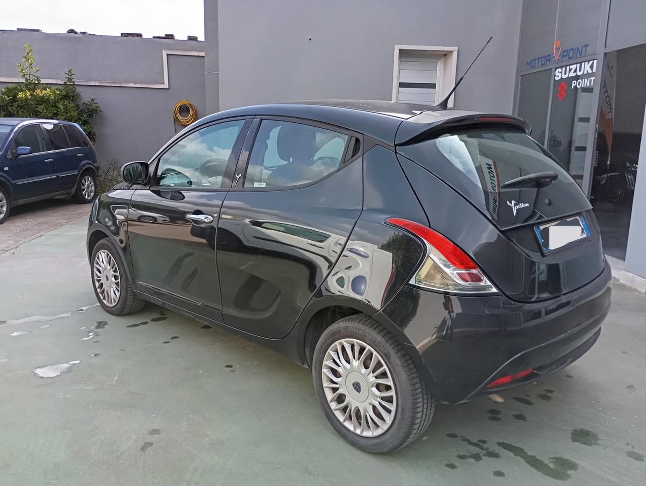 Lancia Ypsilon 1.2 69 CV 5 porte Silver