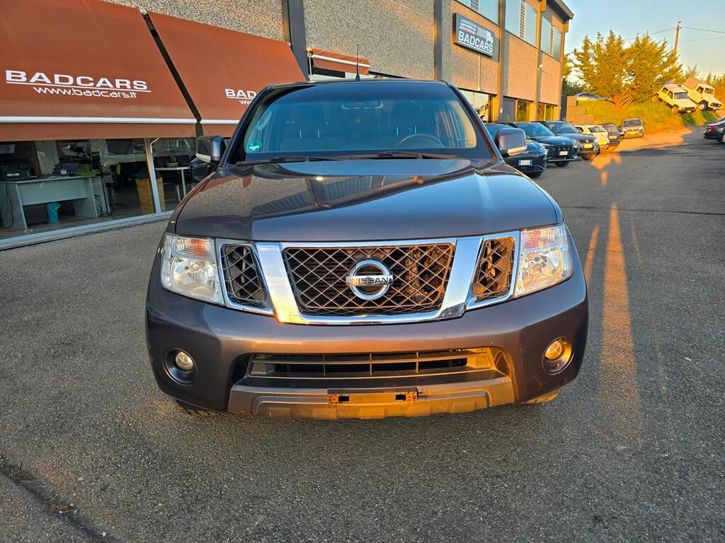 Nissan Navara 2.5 dCi 190CV King Cab LE DA VETRINA!