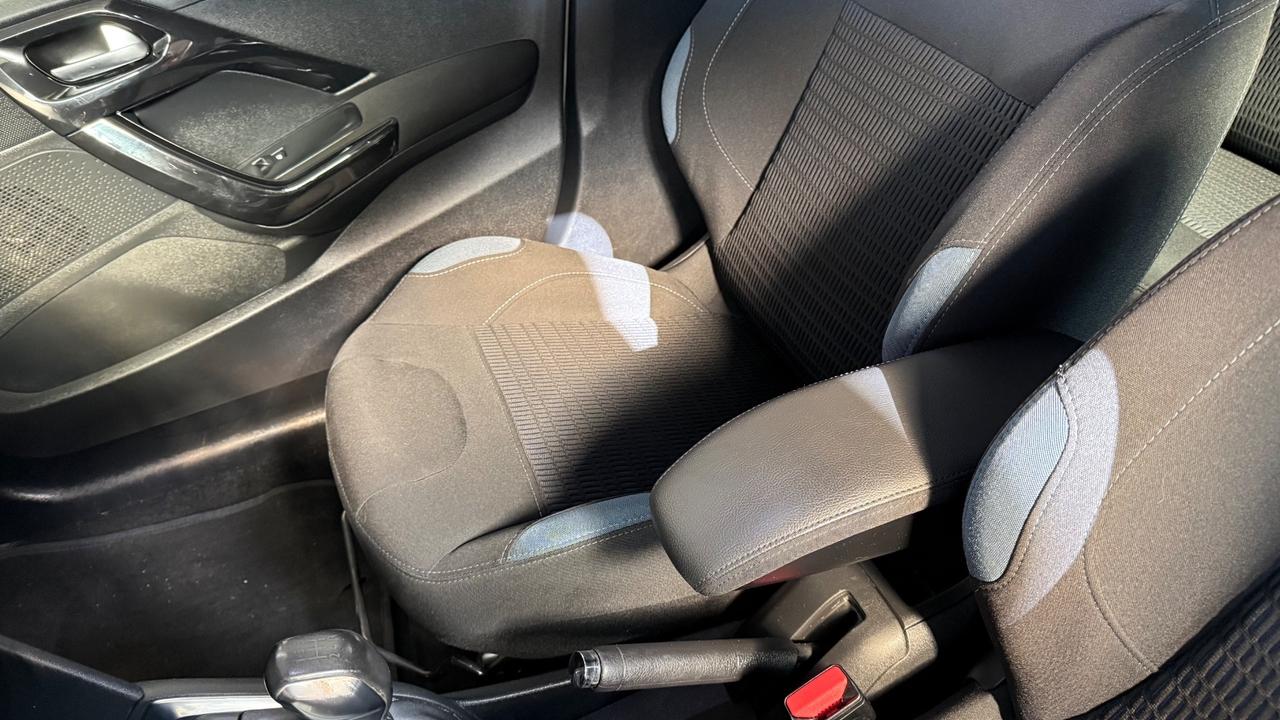 Peugeot 208 1.4 HDi 68 CV 5 porte Allure