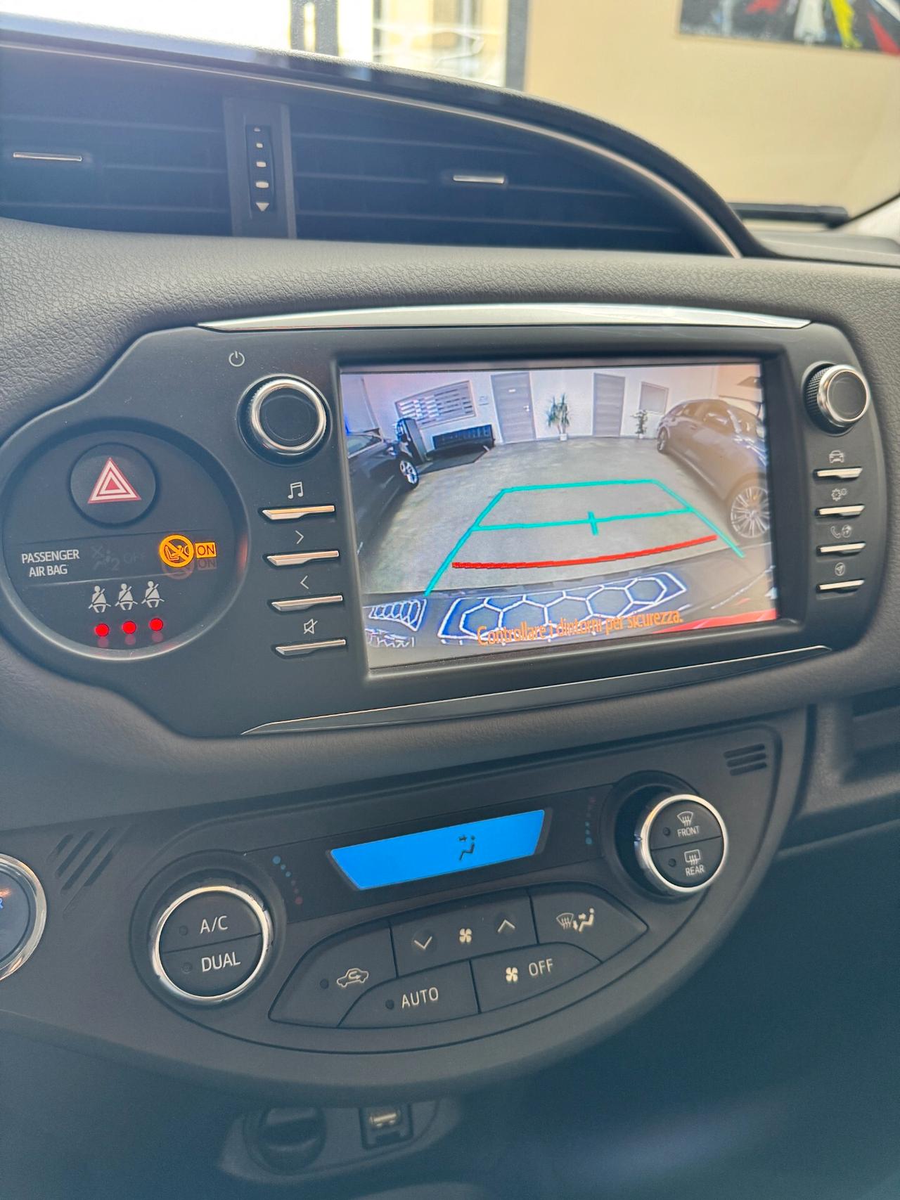 Toyota Yaris 1.5 Hybrid 5 porte Business