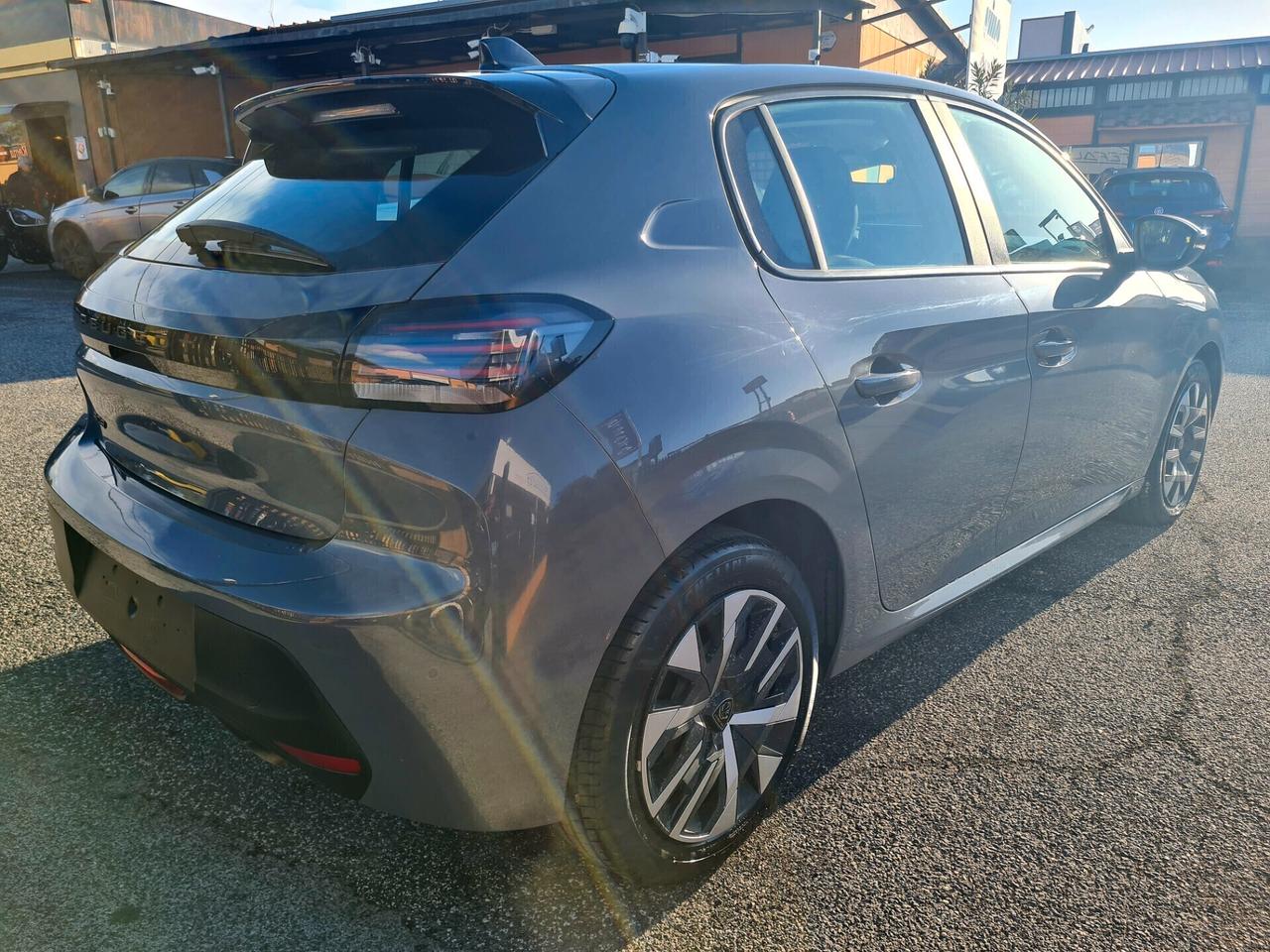 Peugeot 208 1.2 5 porte Allure*NAVIGATORE*CAMERA*PDC*