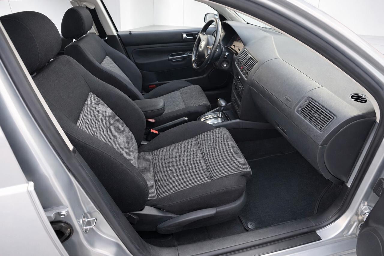 VW GOLF 4 1.6 102CV HIGHLINE AUTOMATICA ️ EURO 4 – NEOPATENTATI – NAVI