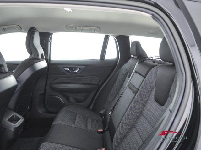 VOLVO V60 B4 (d) automatico Essential