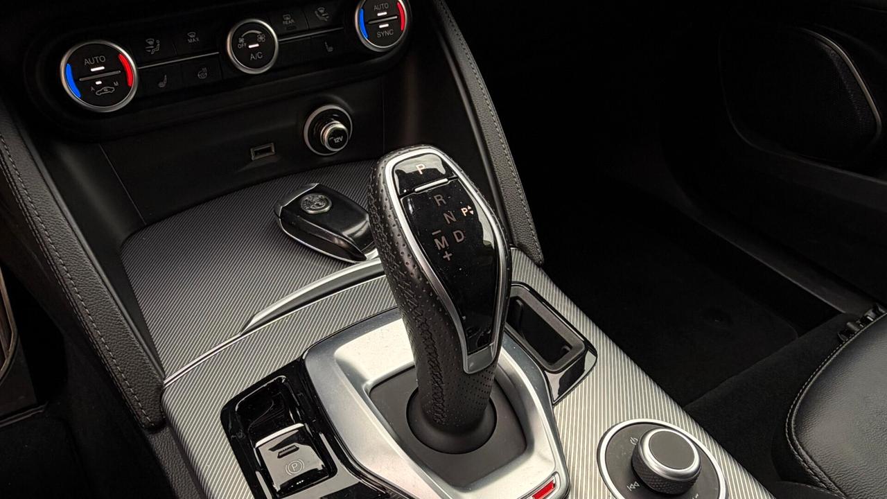 Alfa Romeo Stelvio 210 CV AT8 Q4 Veloce