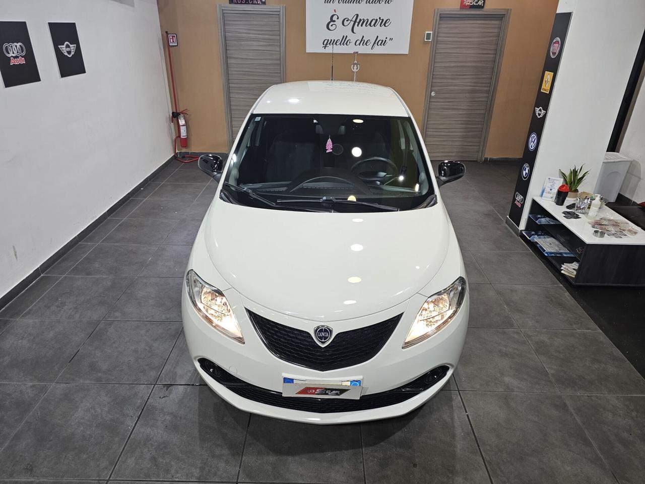 Lancia Ypsilon 1.2 69 CV Gold (29.000km)