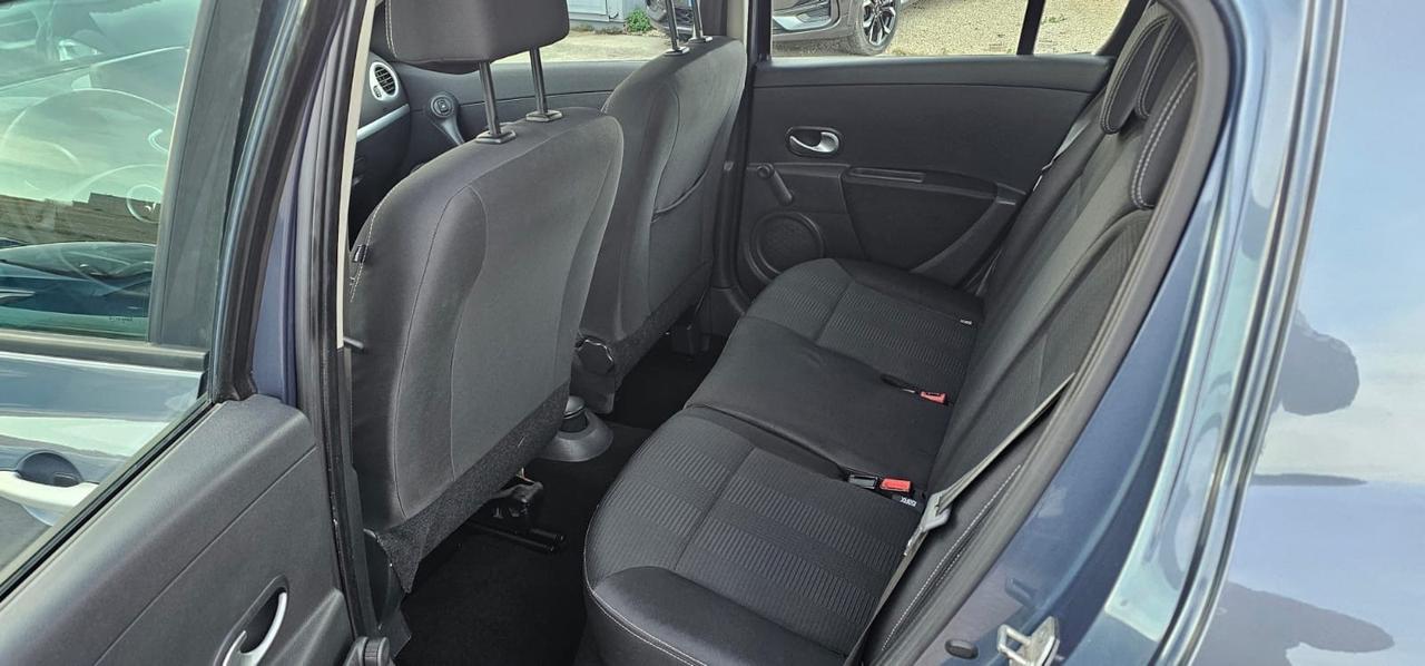 Renault Clio 1.2 16V 5 porte Luxe