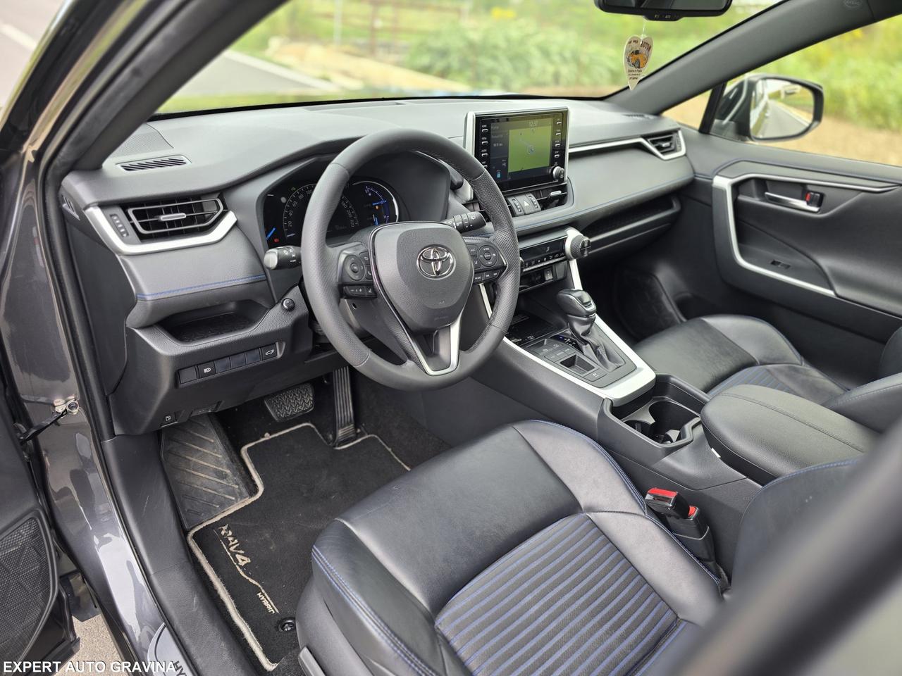TOYOTA RAV4 STYLE HYBRID