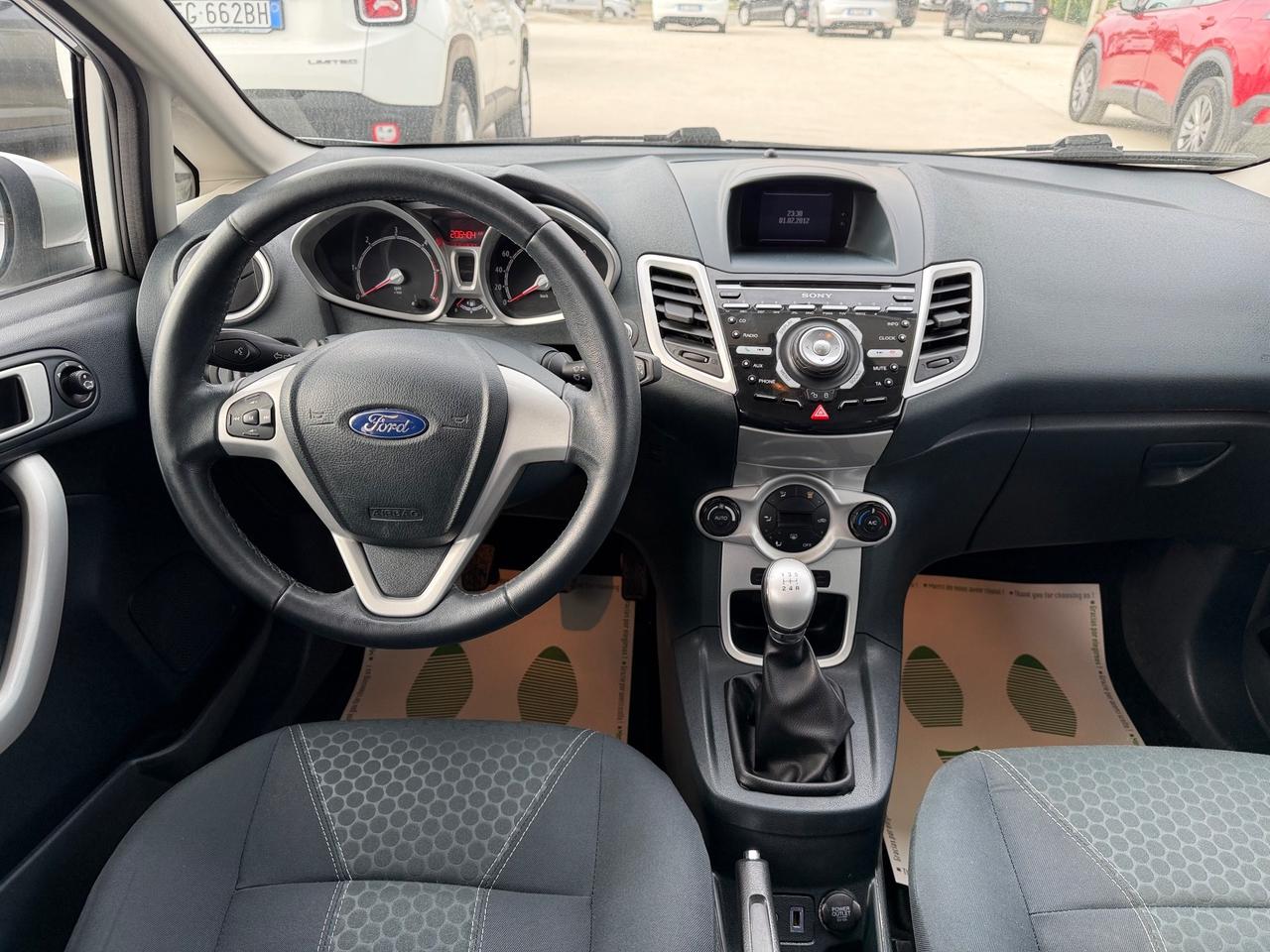 Ford Fiesta 1.4 TDCi 70CV 5 porte Titanium