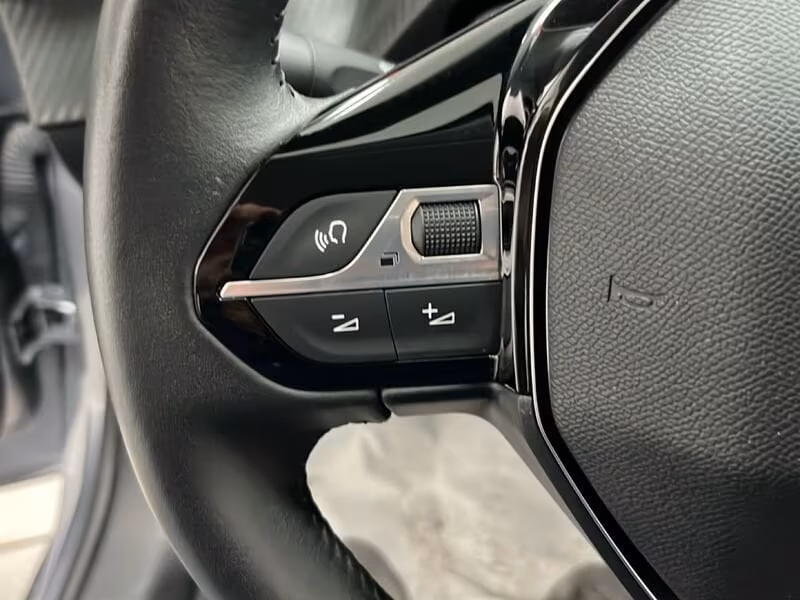 Peugeot 208 Allure PureTech 100 S/S