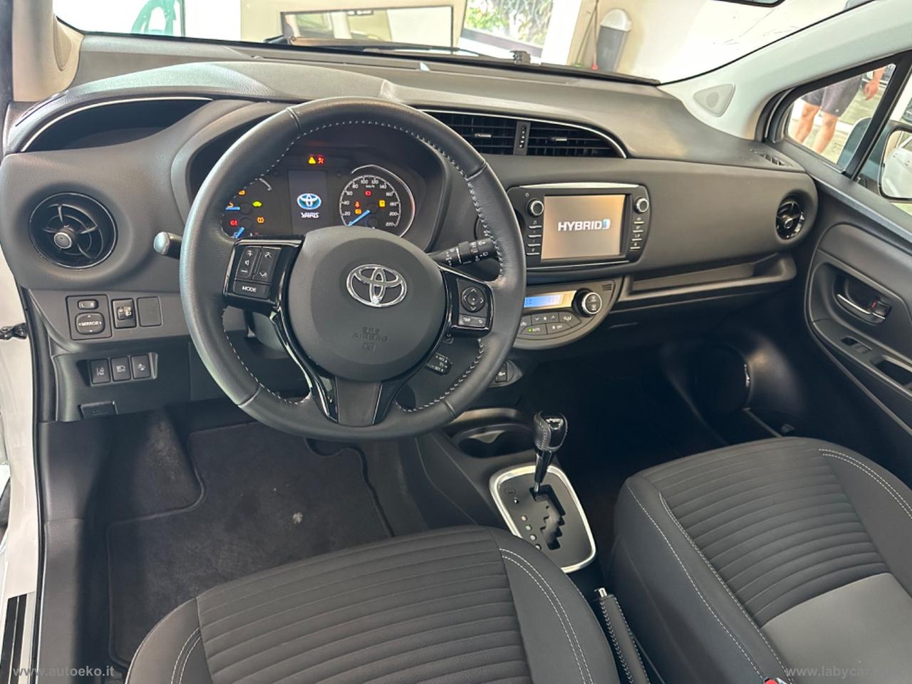 TOYOTA Yaris 1.5 Hybrid 5p. Trend White Ed. DANNI GRANDINE