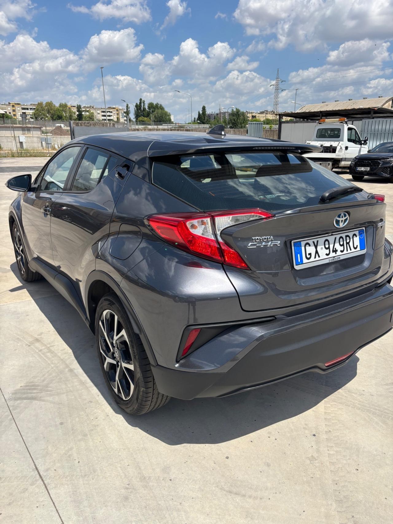 Toyota C-HR 1.8 Hybrid E-CVT Trend