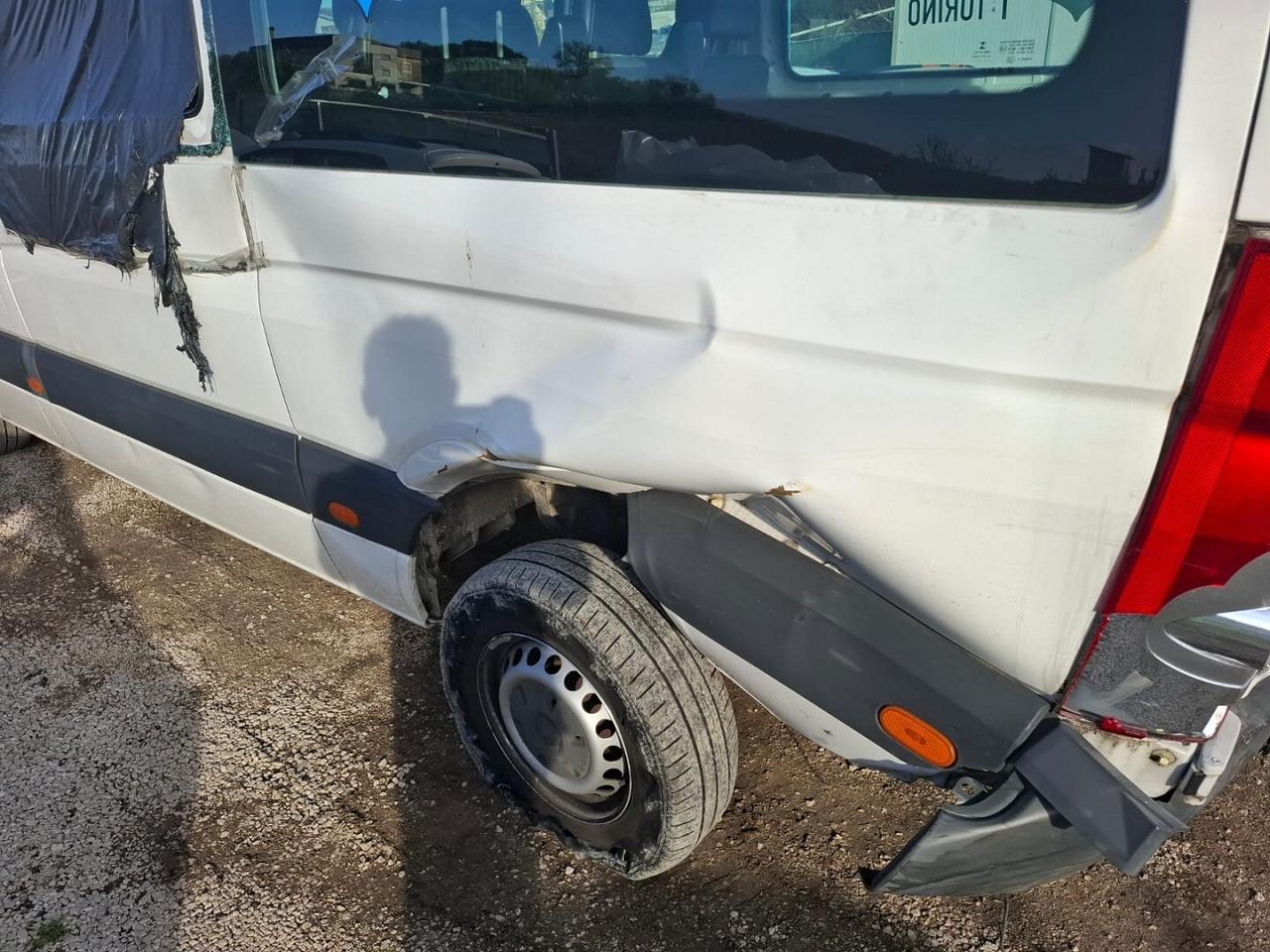 VW CRAFTER 2.0 SINISTRATO 9 POSTI MARCIANTE