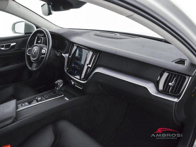 VOLVO V60 Cross Country D4 AWD Geartronic Business Plus