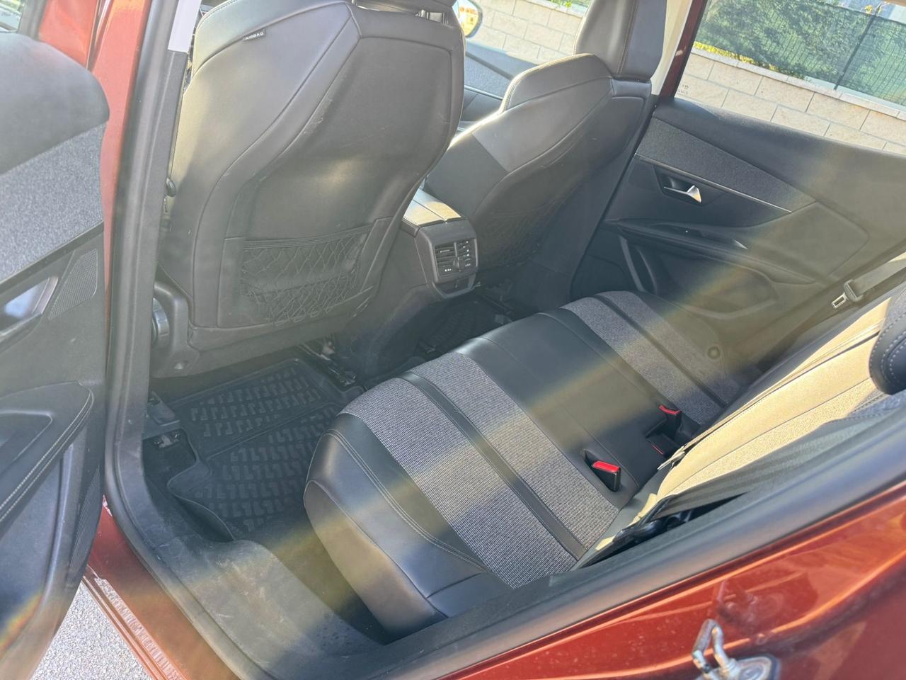 Peugeot 3008 BlueHDi 120 S&S Allure