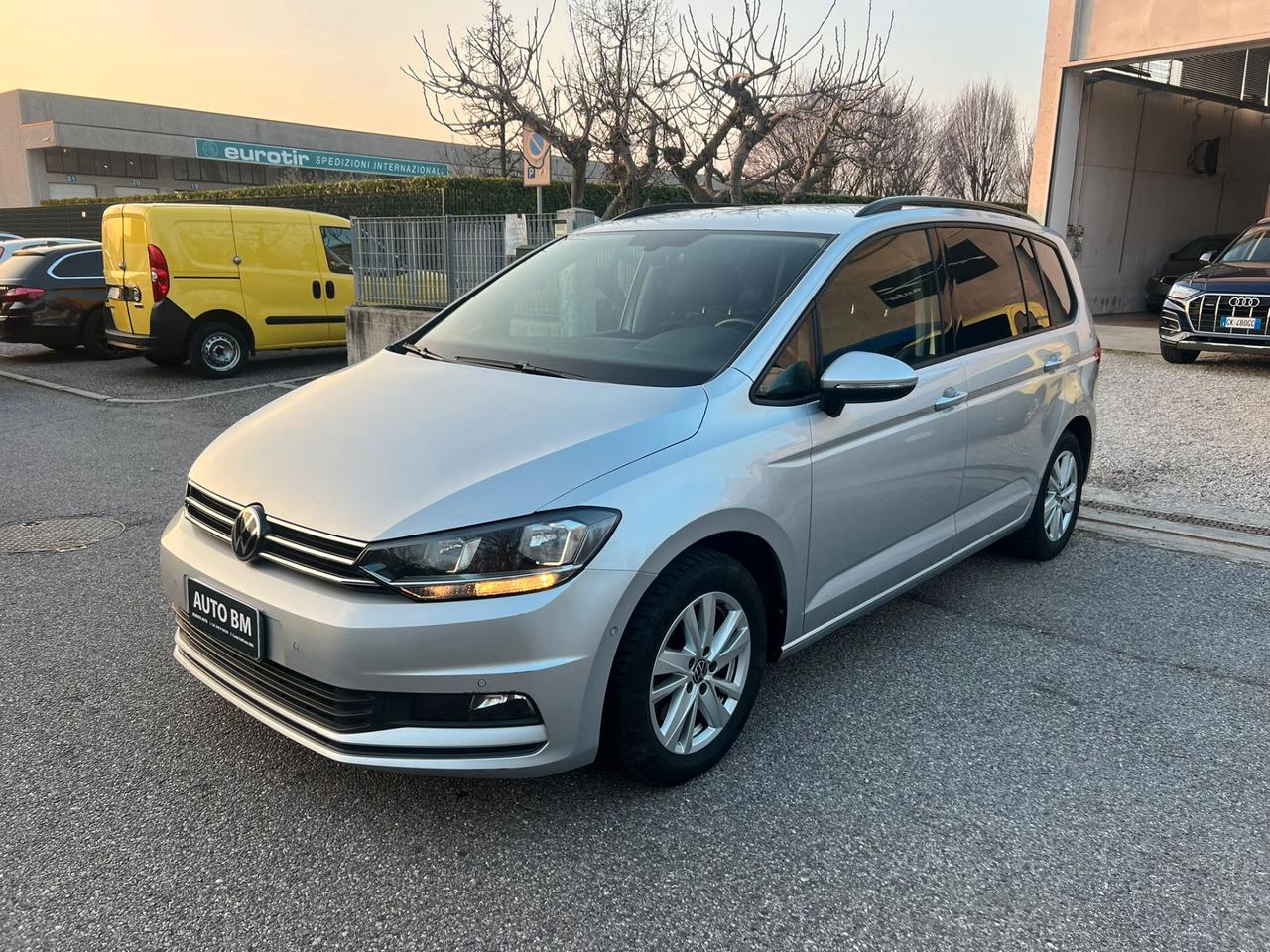 Volkswagen Touran 2.0 TDI 150 CV DSG BlueMotion Technology restyling
