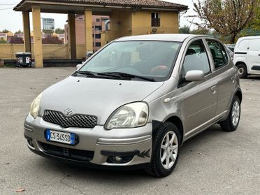 Toyota Yaris 1.0i 16V cat 5 porte Sol