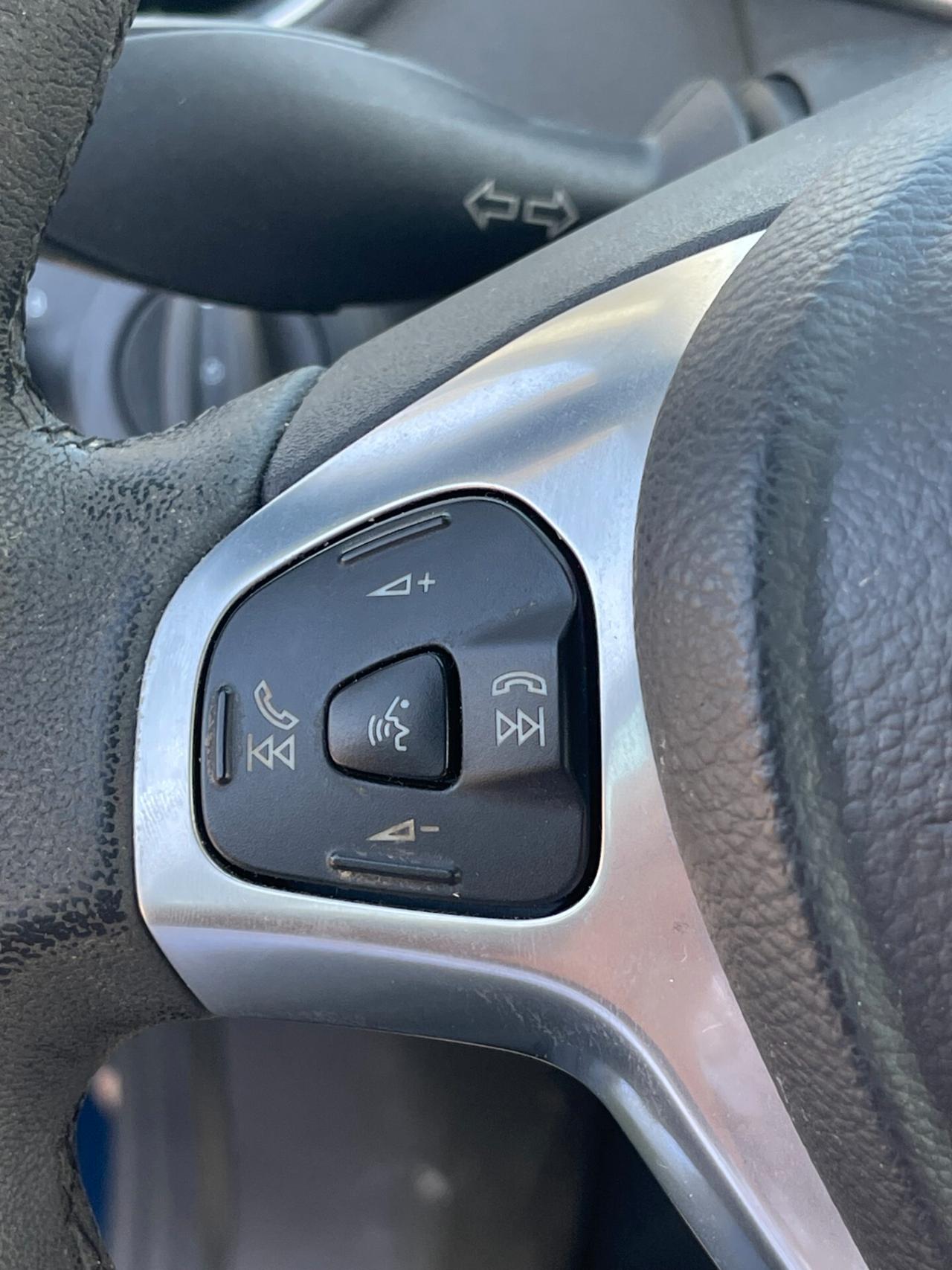 Ford Fiesta 1.2 60CV 5 porte BOLLO ESENTE - CLIMA MULTIFUNZIONE NEO PATENTATI