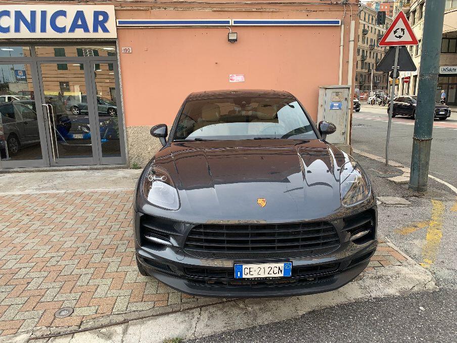 Porsche Macan 2.0 -IVA ESPOSTA