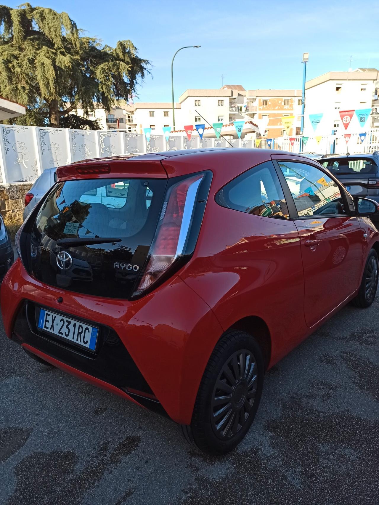 Toyota Aygo 1.0 VVT-i 69 CV 3 porte x-clusiv