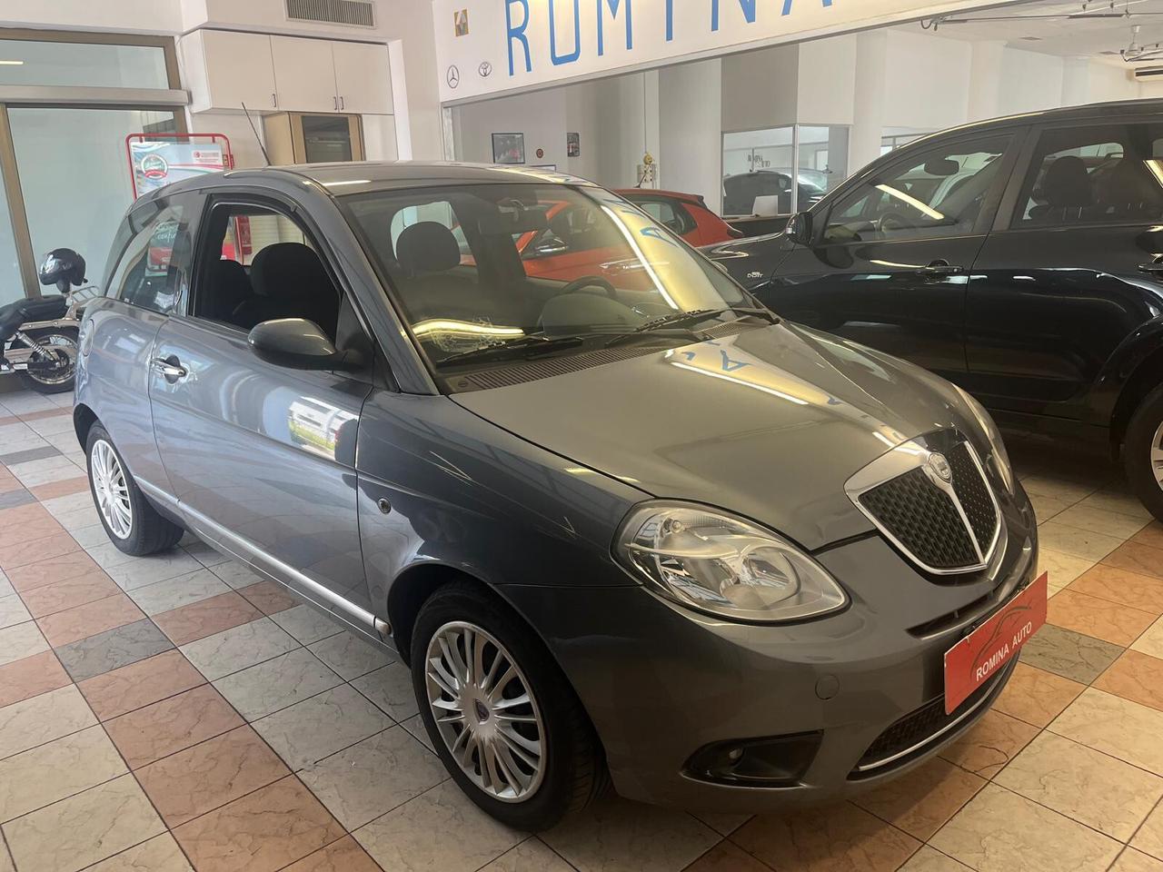Lancia Ypsilon 1.2 Oro Bianco