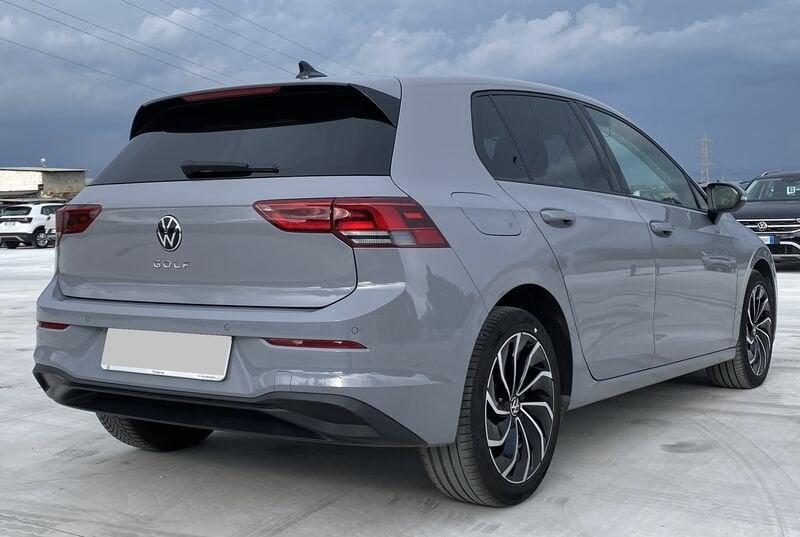 Volkswagen Golf 8 Life 2.0 TDI 115CV