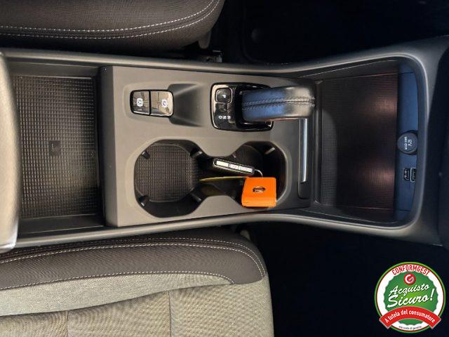 VOLVO XC40 T4 Recharge Plug-in Hybrid Inscription