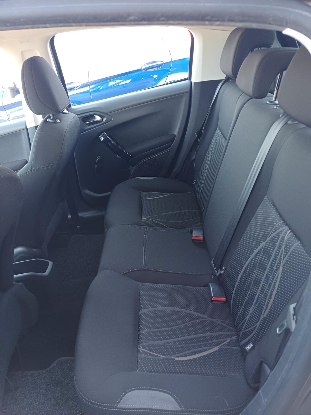 Peugeot 208 1.4 HDi 68 CV 5 porte Active