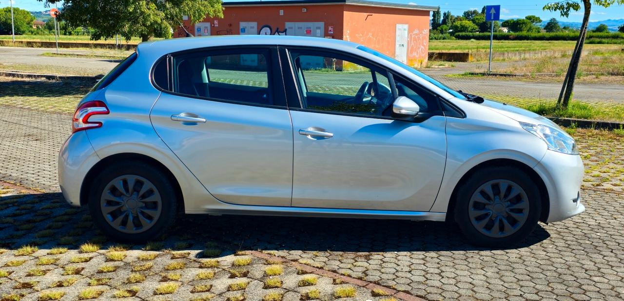 Peugeot 208 full optional Metano garantita 12 mesi
